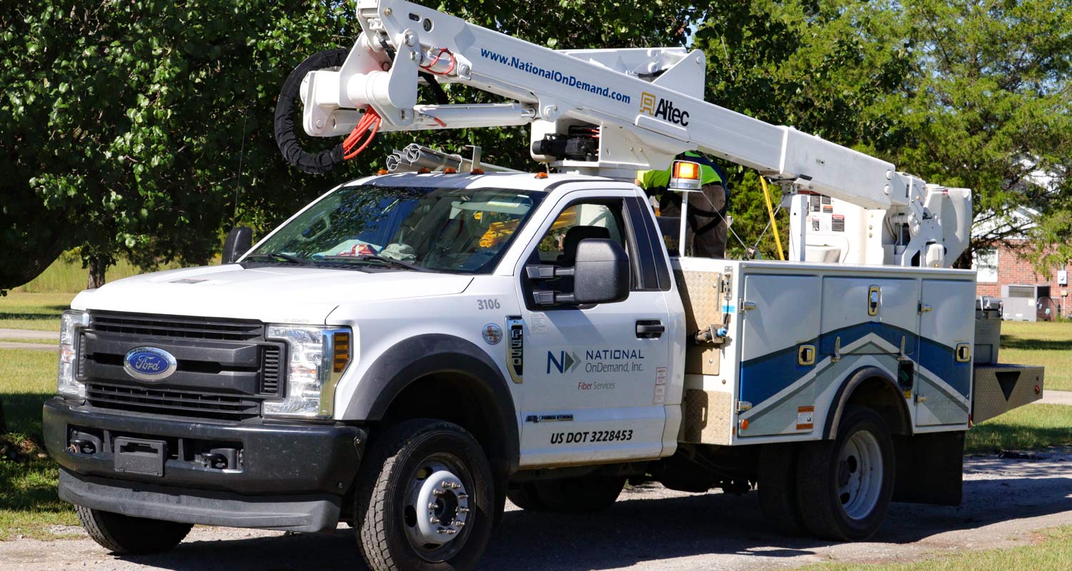 Quality vehicles like this 2021 Ford F550 XL are provided to our aerial crews for performing their job function and moving between work sites.