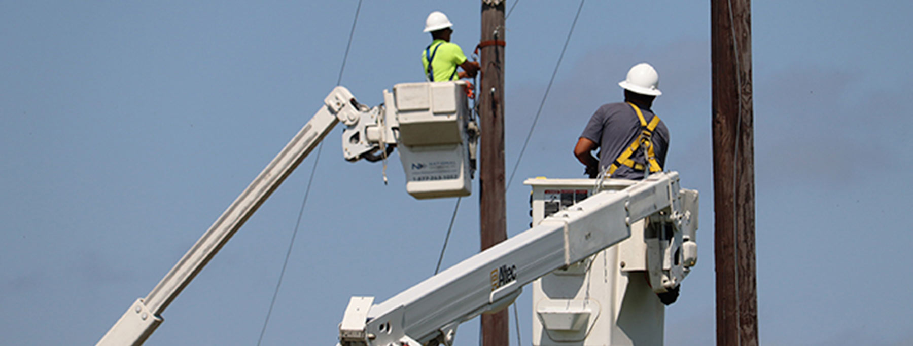 Aerial Lineman: 5 Critical Factors Of Telecommunications Masters